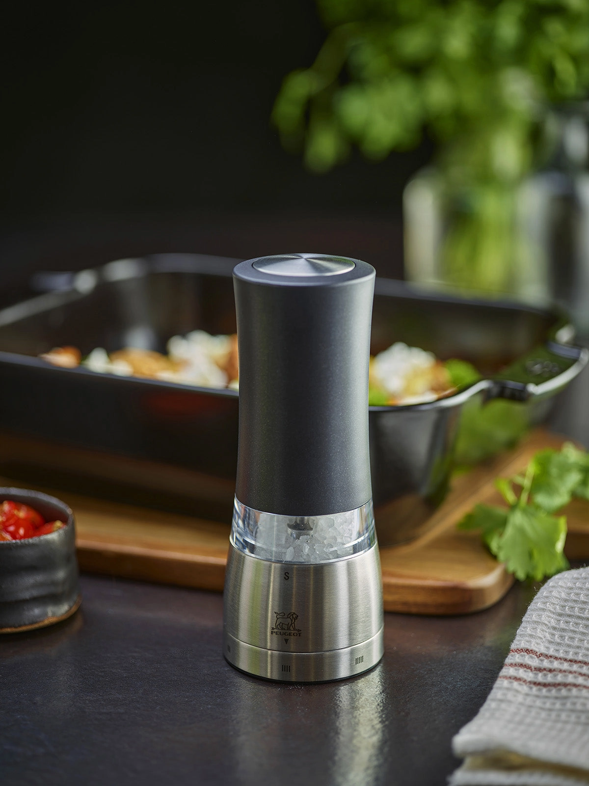 Peugeot Daman Electric Salt and Pepper Mill 2 Piece Set, Iridescent Black, 7-Inch