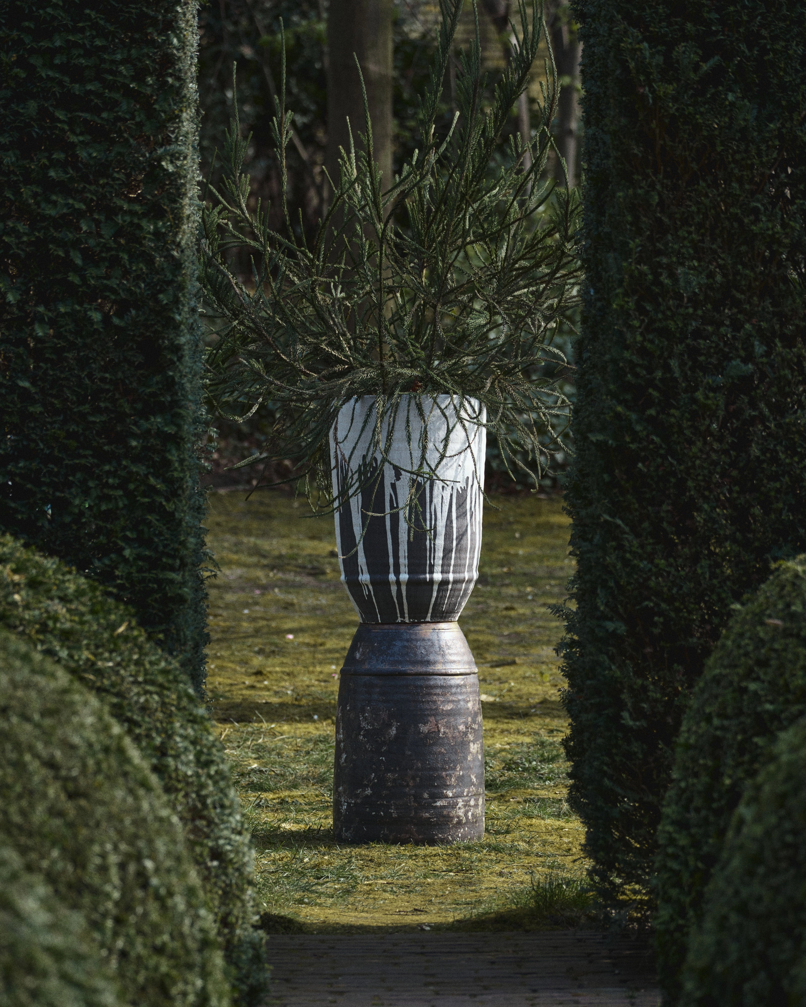 Planter 02  L off-white/dark brown Dune