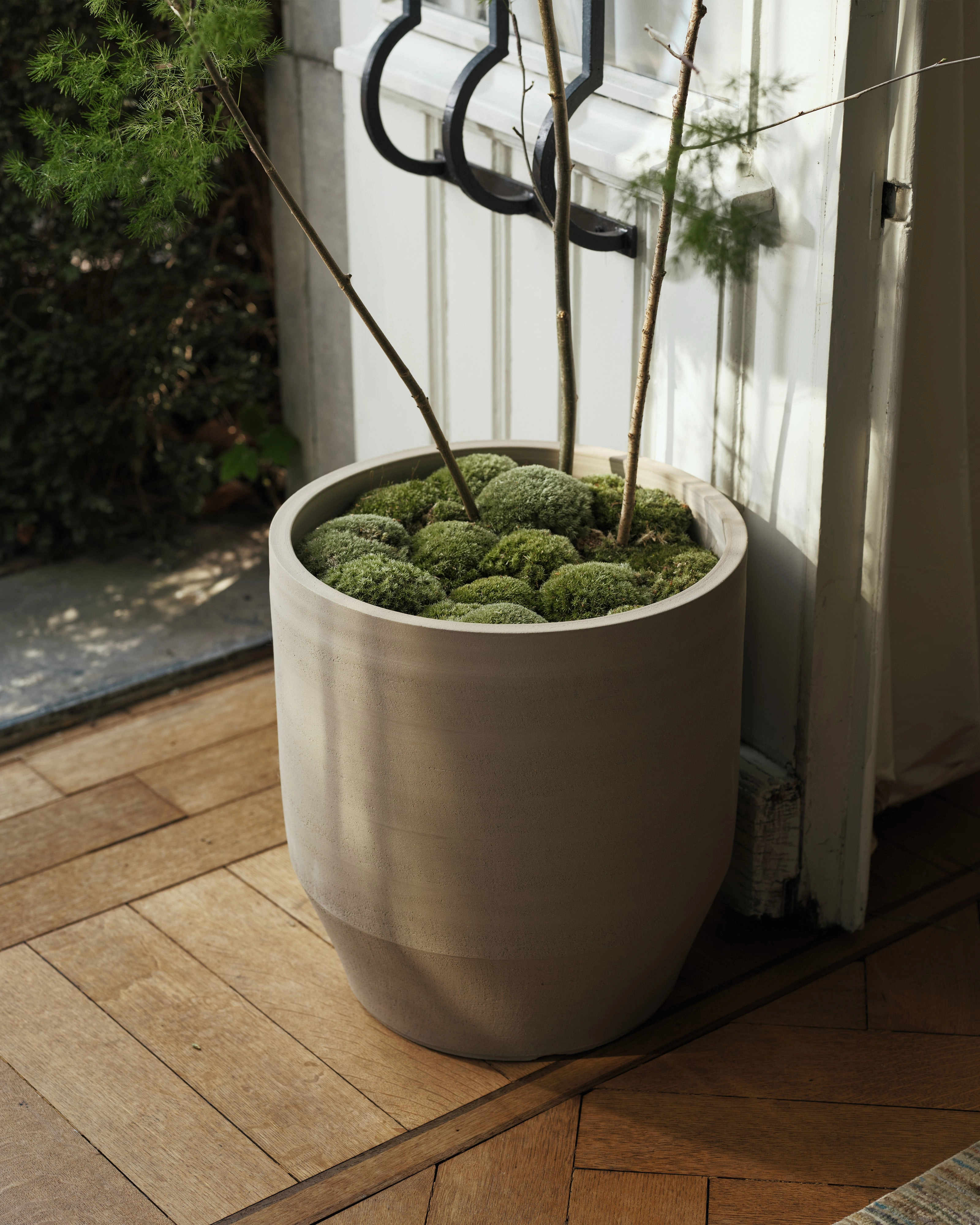 Planter 02 M beige Construct