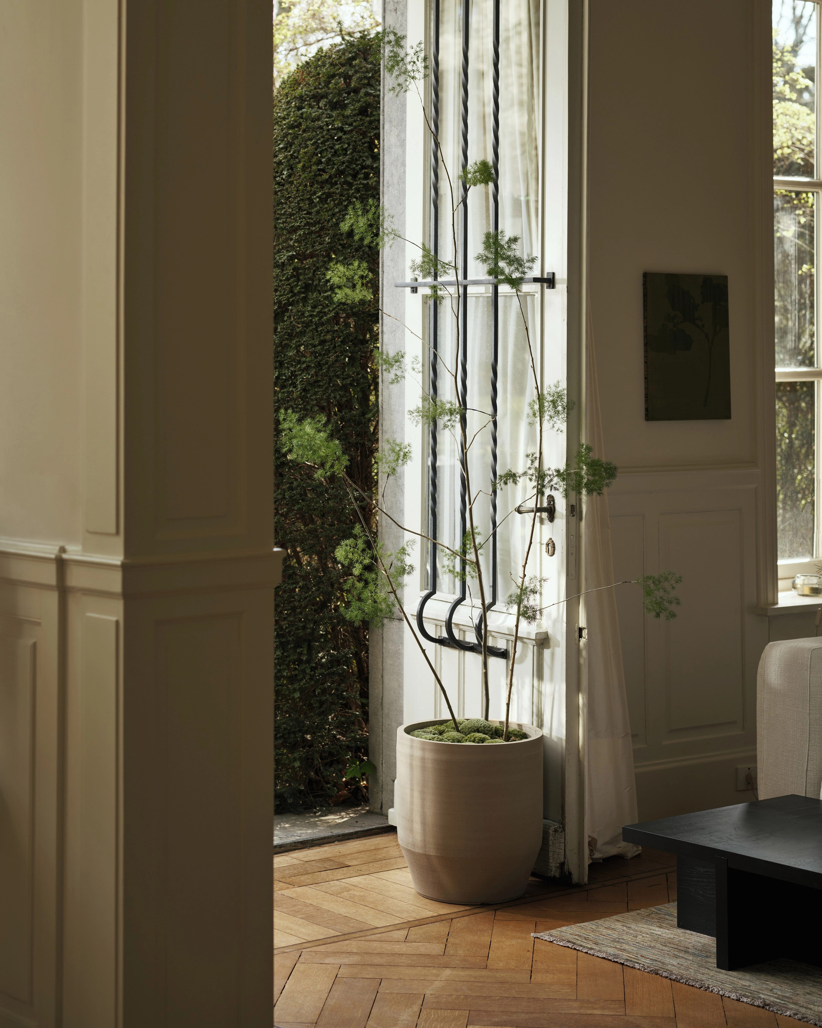 Planter 02 M beige Construct