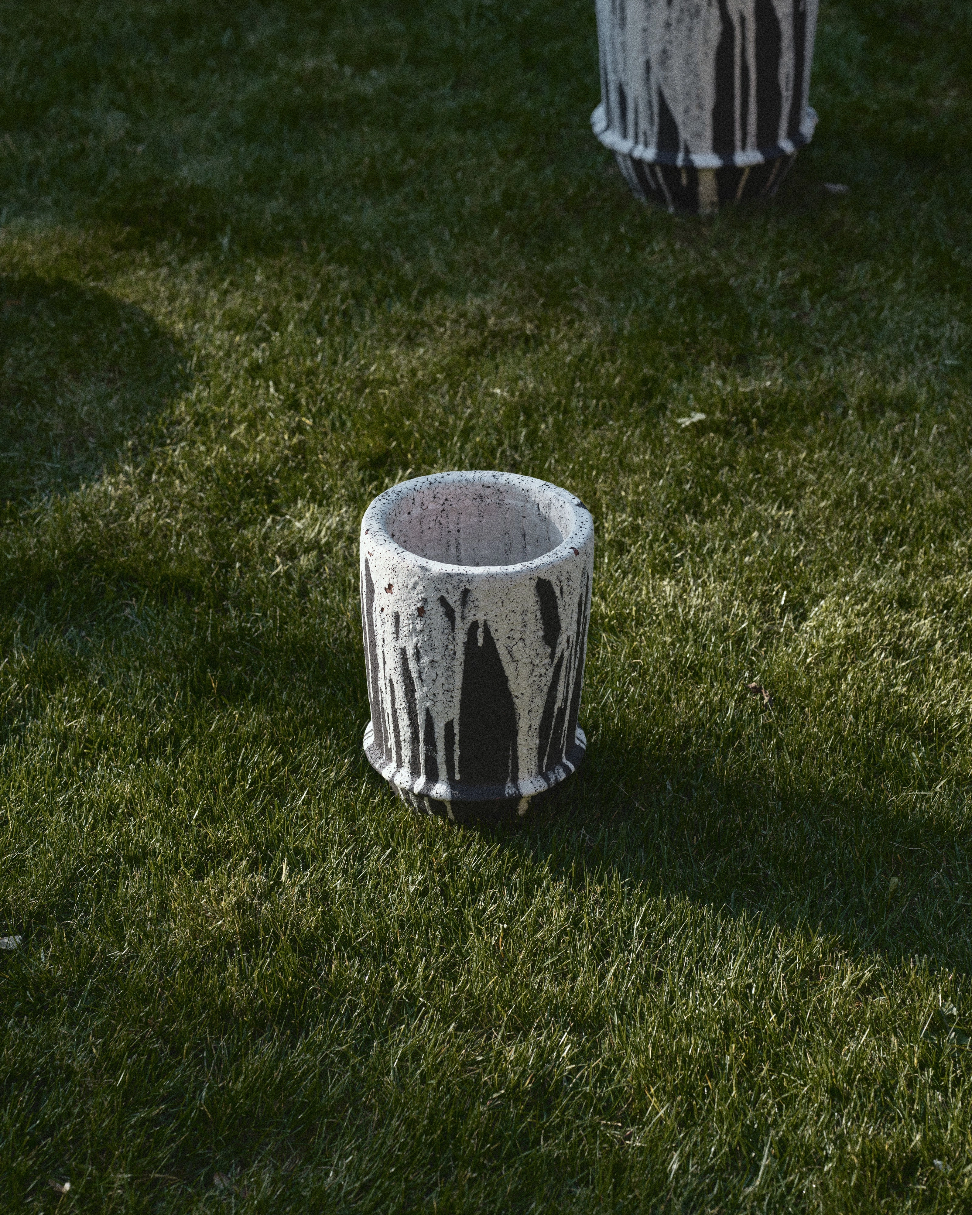 Planter 02 S off-white/dark brown Dune