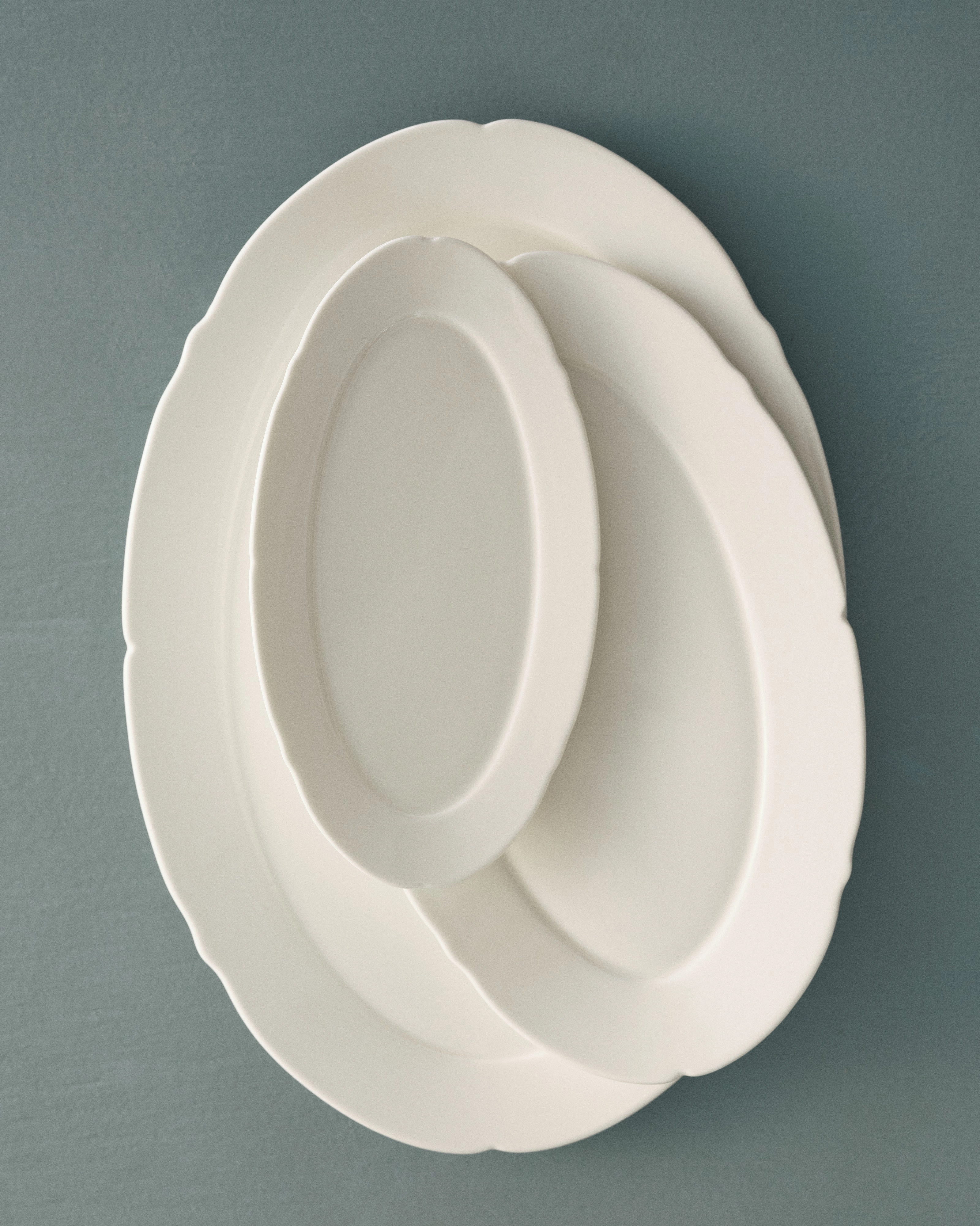 Plate oval S white Silhouette