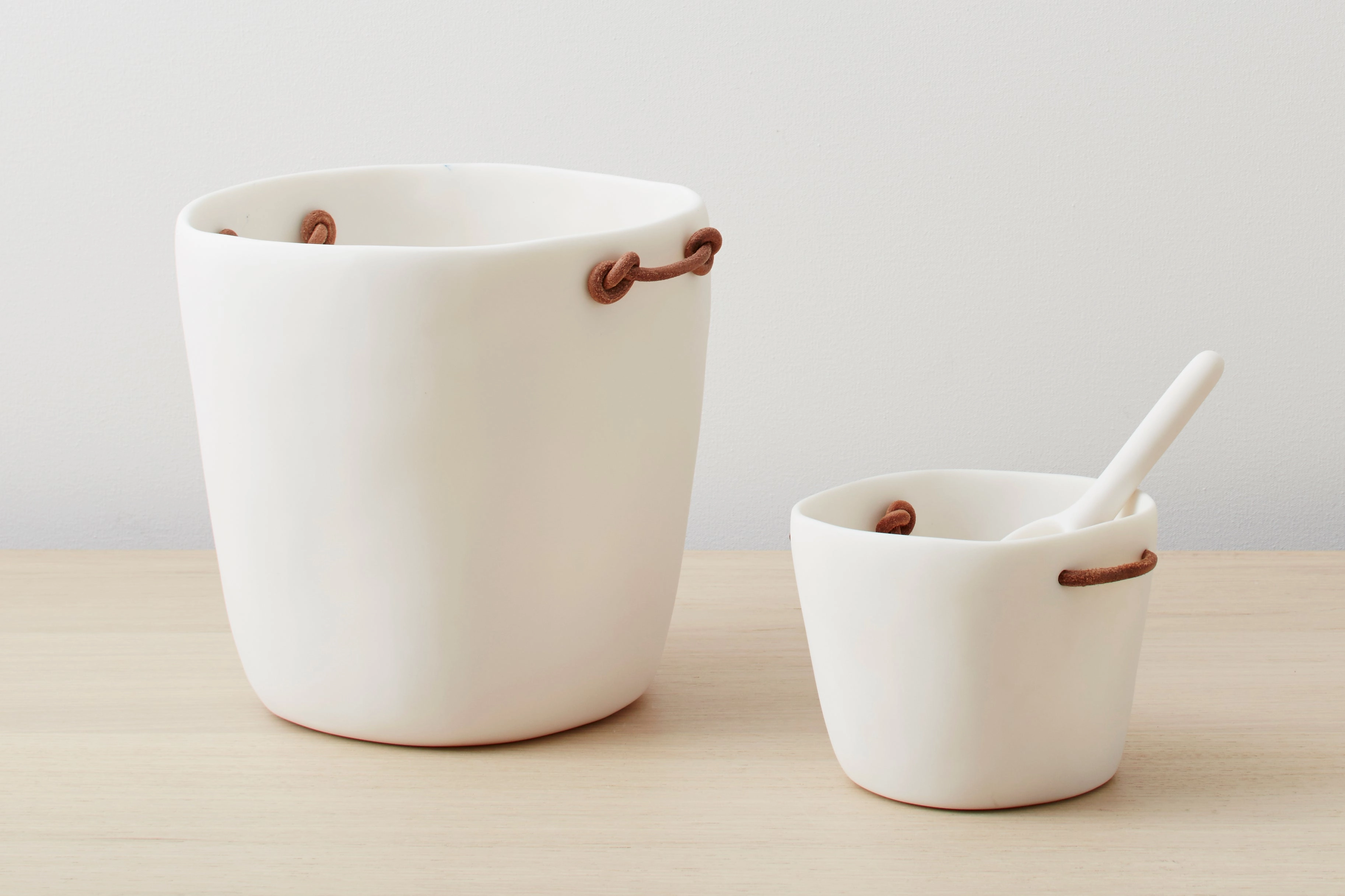 resin champagne bucket - white