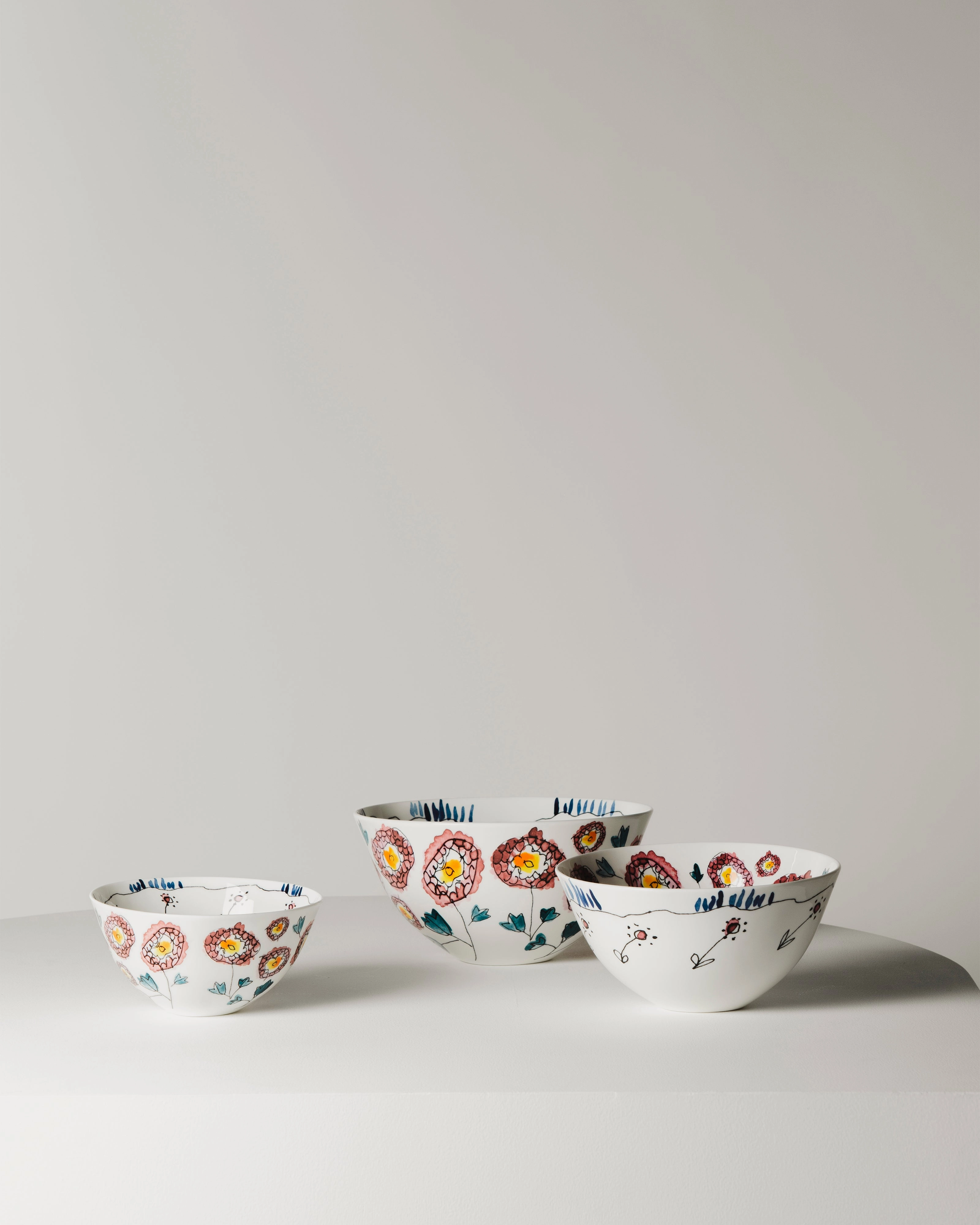 Serving bowl M Anemone milk Midnight Flowers