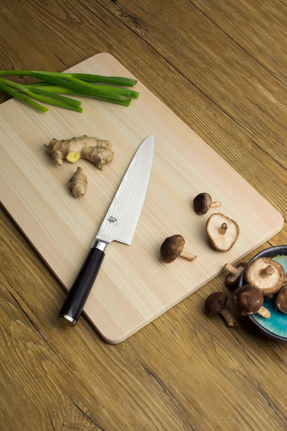 Shun Classic 2 Piece Asian Knife Set, 7-Inch Chef's Knife, 4.5-Inch Prep Knife