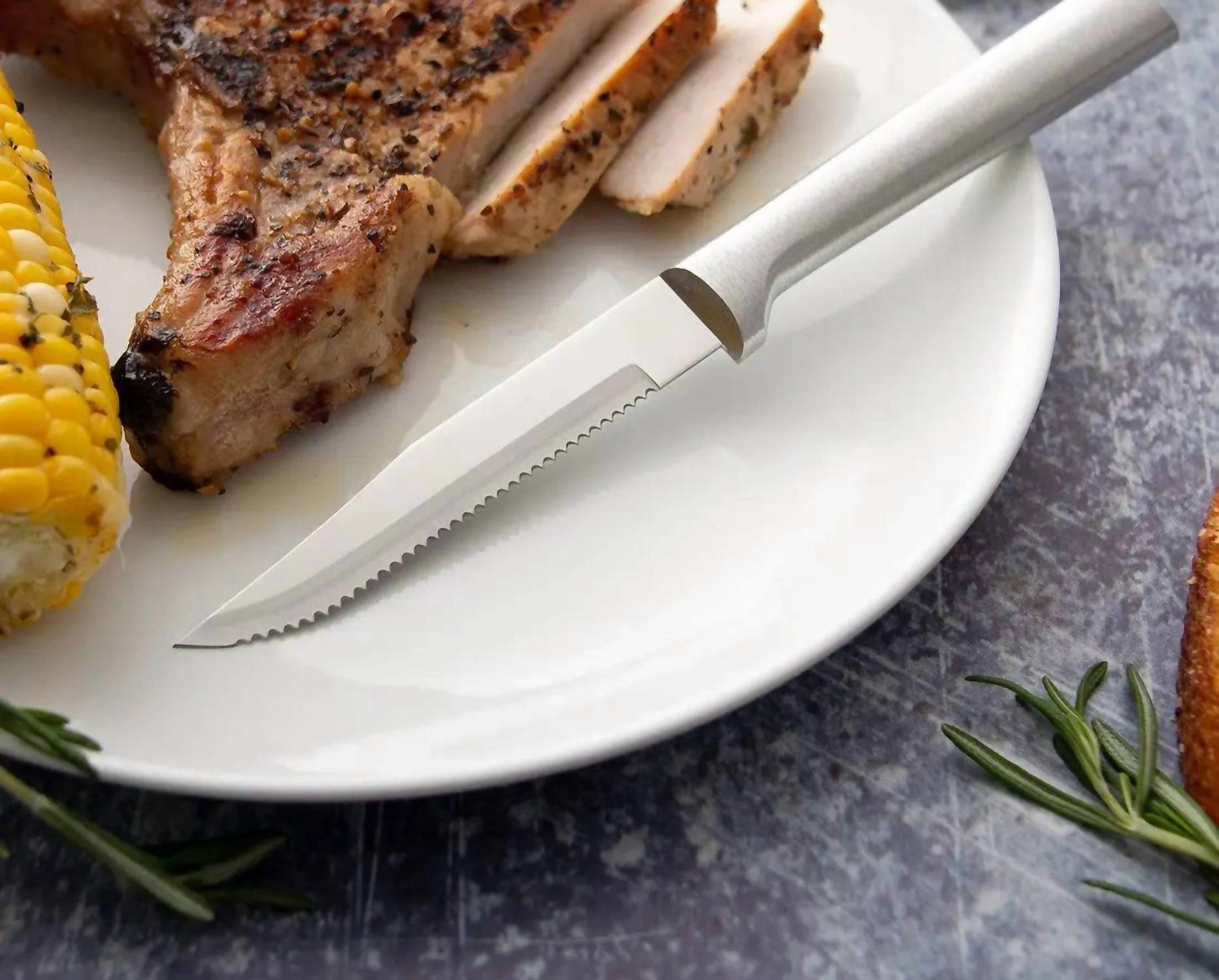 Six Serrated Steak Knives Gift Set In Silver