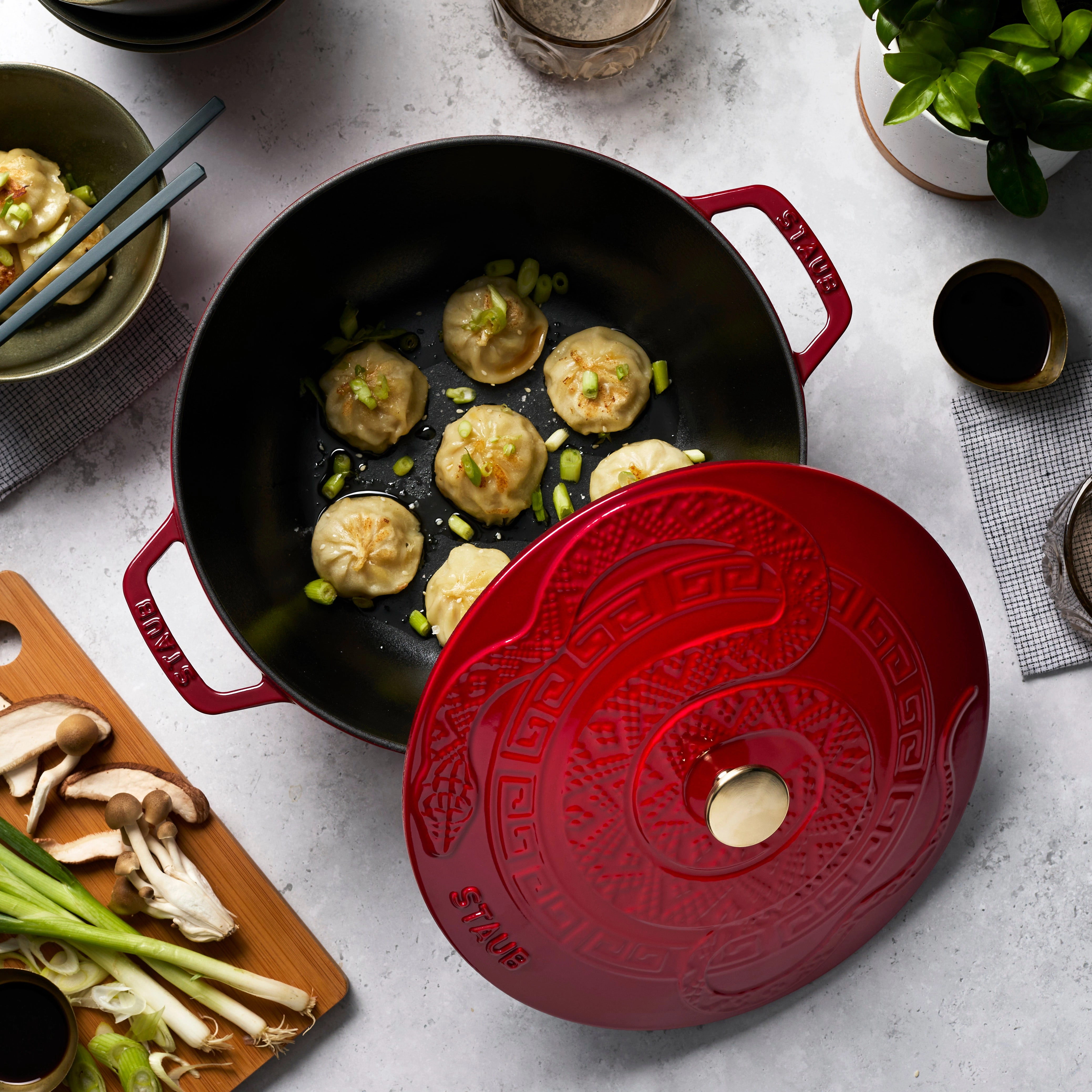 Staub Cast Iron Essential French Oven, Dutch Oven, 5-quart, serves 5-6, Made in France,  with Snake Lid
