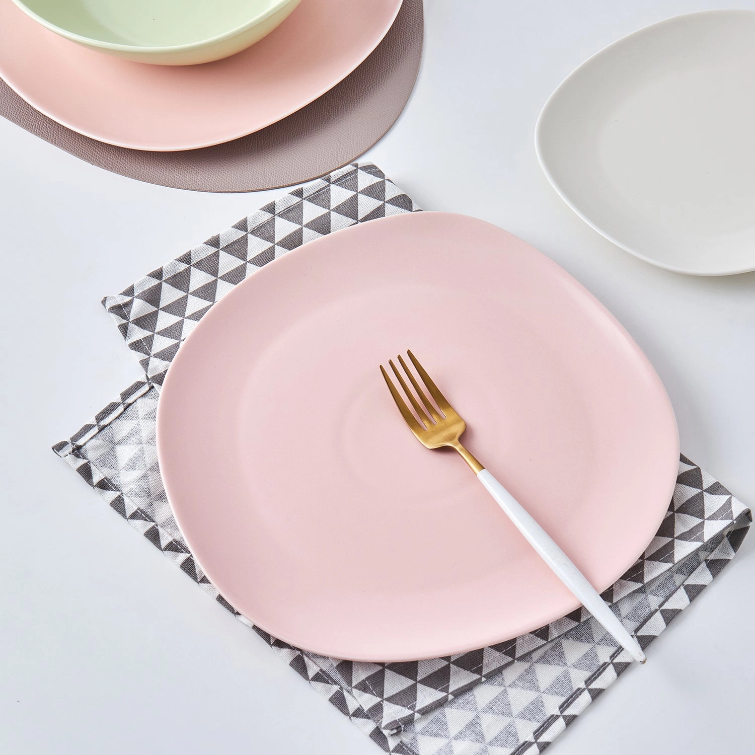 Stone Lain Delilah Porcelain Organic Shaped Dinner Plate Set of 6