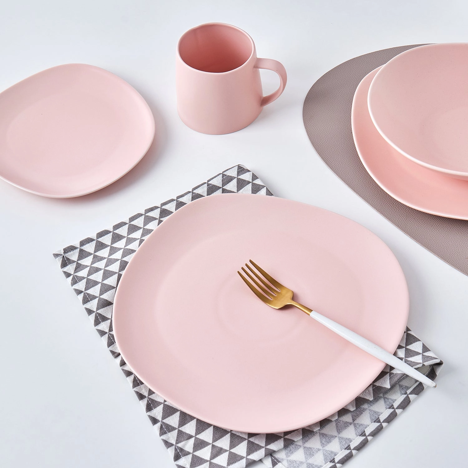 Stone Lain Delilah Porcelain Organic Shaped Dinner Plate Set of 6