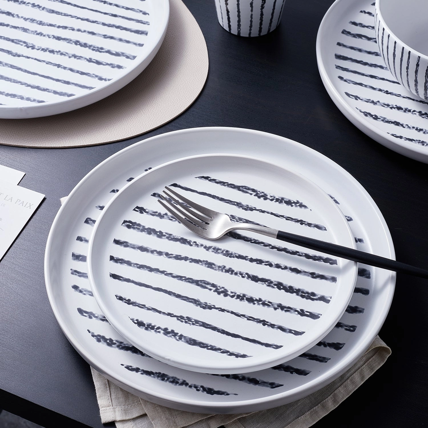 Stone Lain Nova Stoneware 16-piece Round Dinnerware Set
