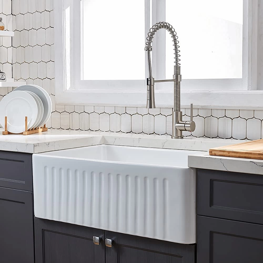 Streamdale Fireclay 33 L X 20 W Farmhouse Kitchen Sink With Grid And Strainer