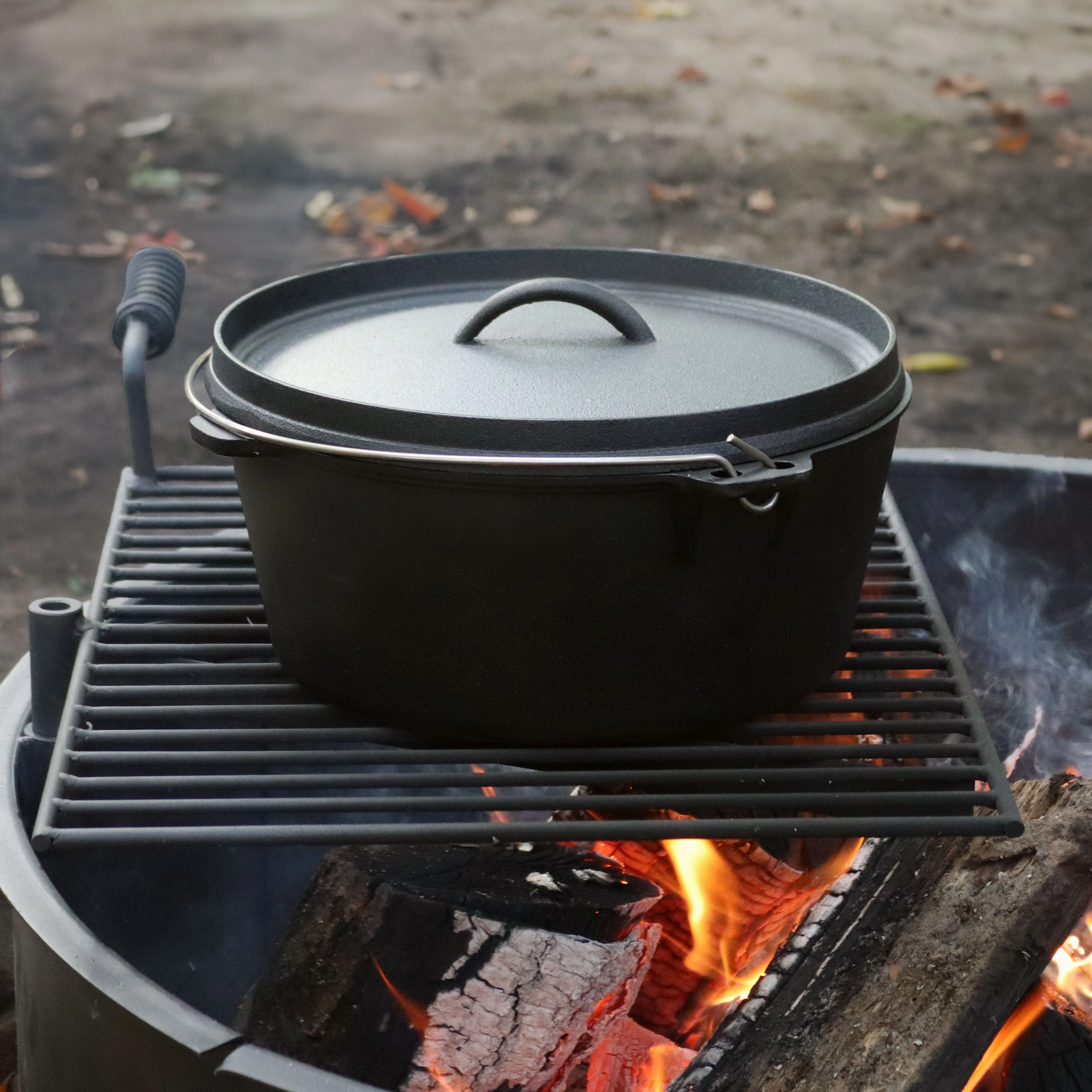 Sunnydaze Indoor/Outdoor Large Pre-Seasoned Cast Iron Dutch Oven Pot with Lid and Handle - 8 qt - Black