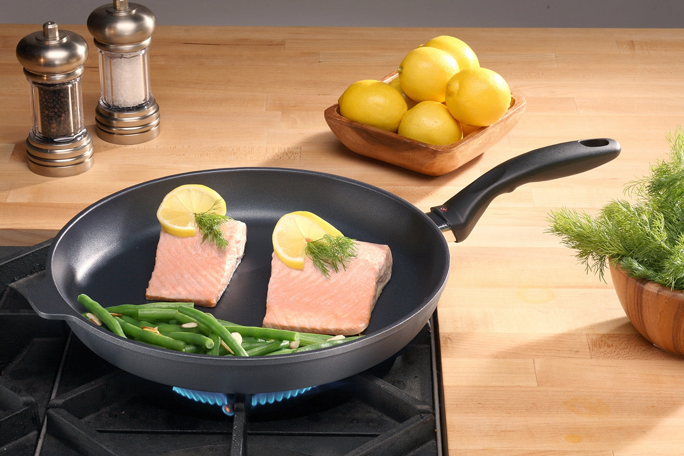 Swiss Diamond 12.5" Fry Pan with Lid