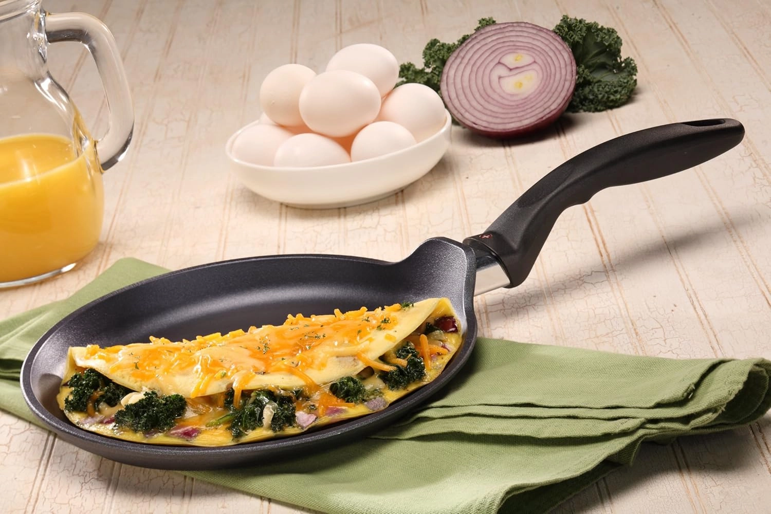 Swiss Diamond HD Nonstick 9.5-Inch Crepe Pan