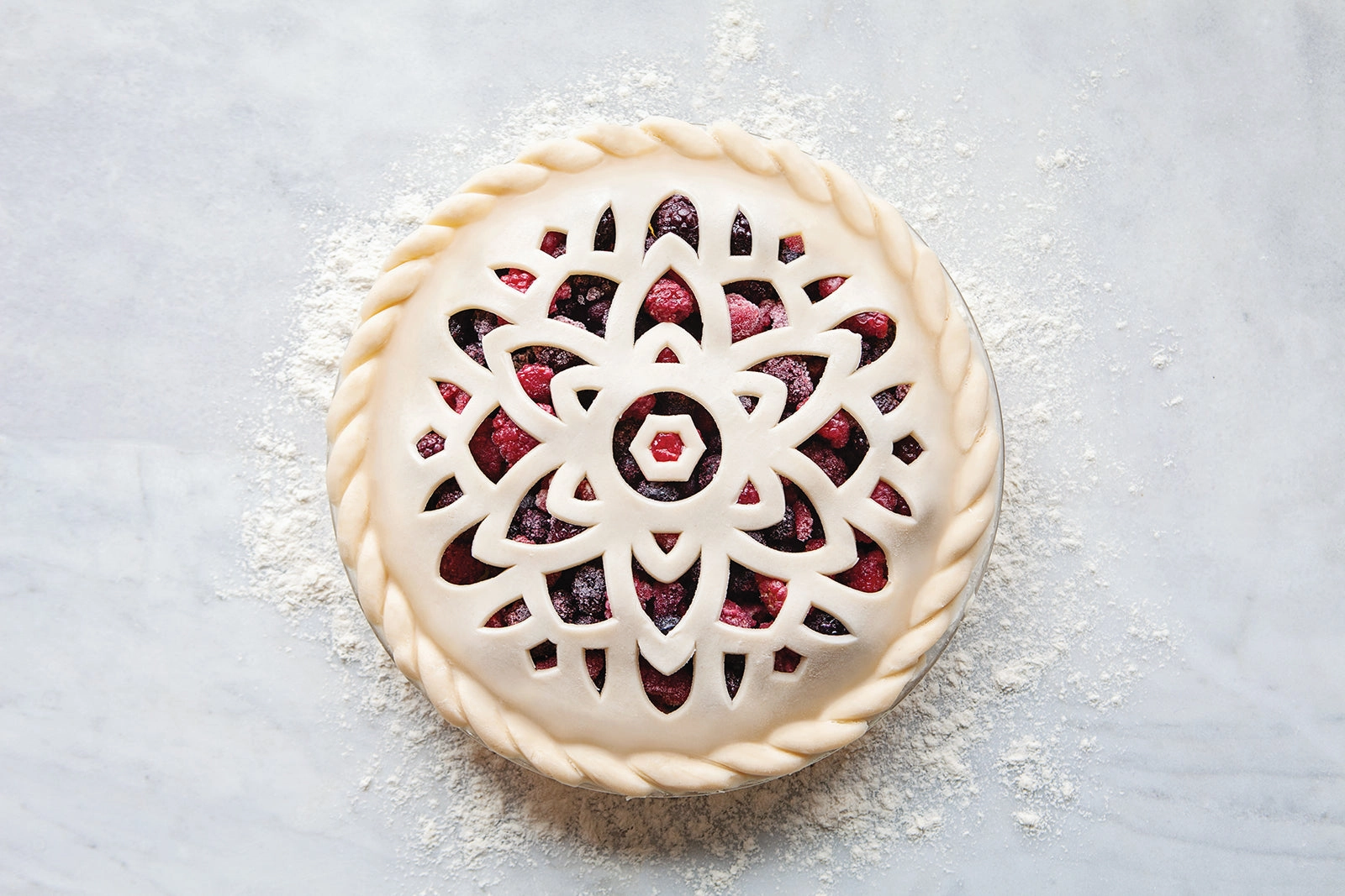 Talisman Designs Pie Top Cutter for 10 inch Pies, Mandala, Red