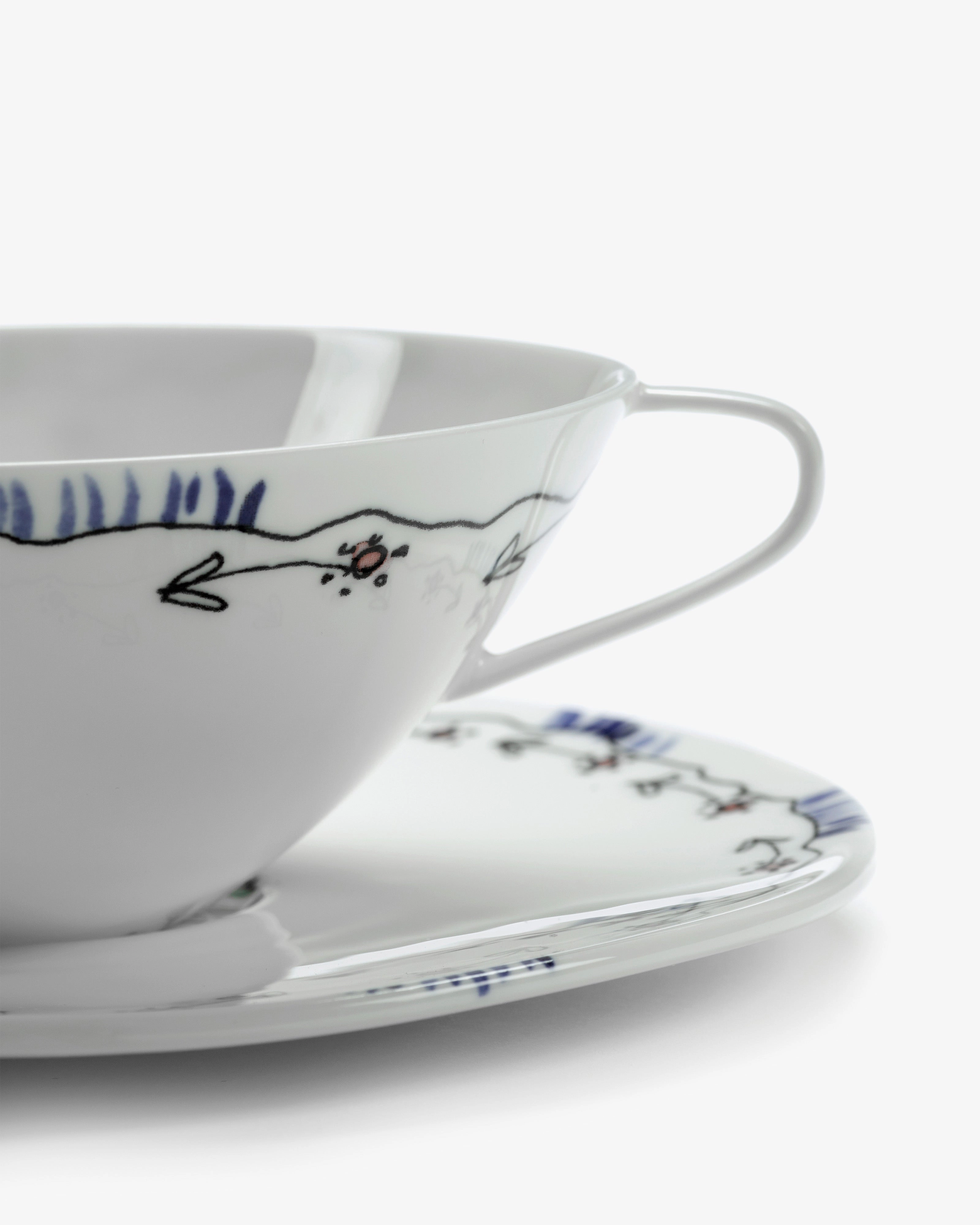 Tea cup with saucer Anemone milk Midnight Flowers