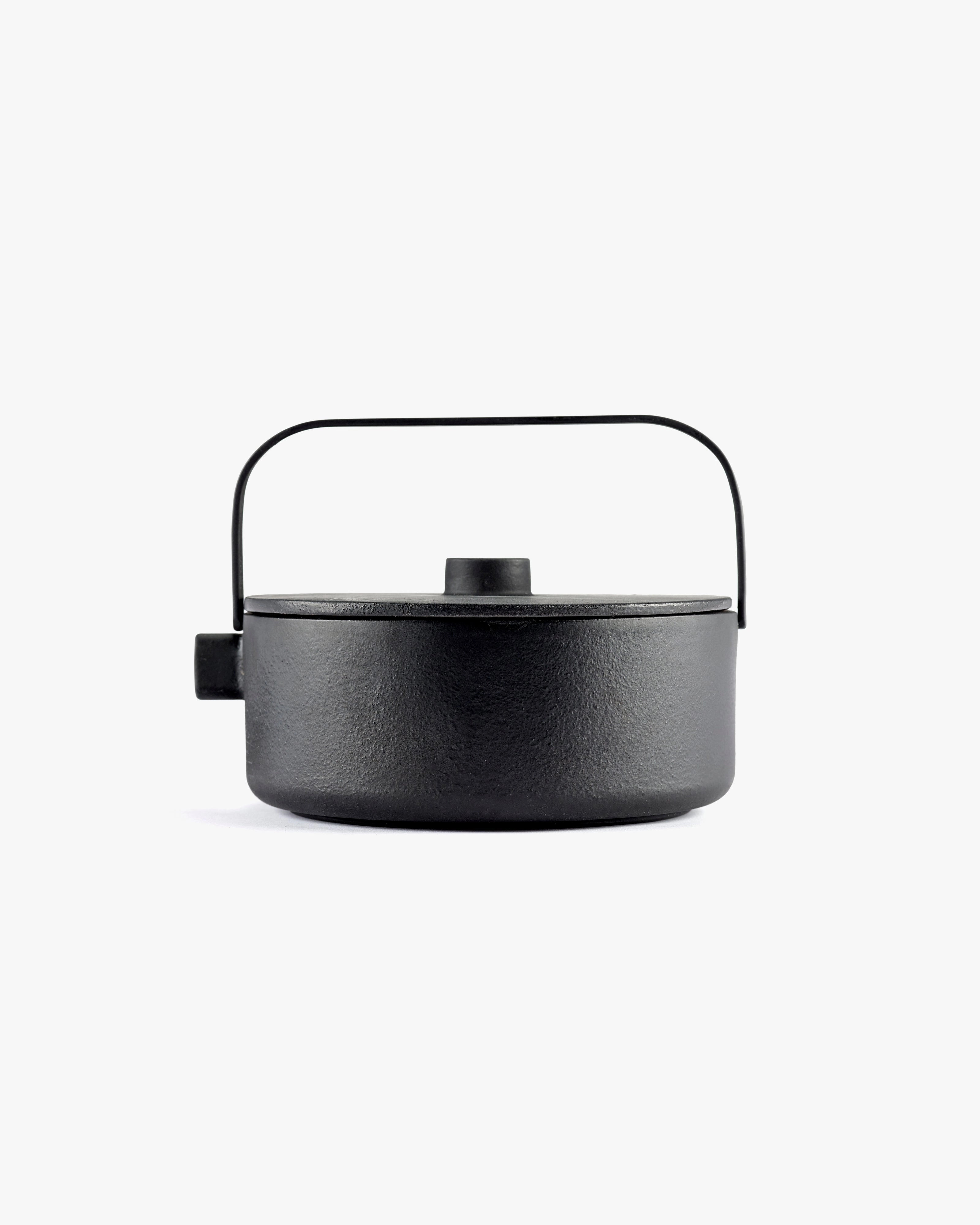 Tea pot cast iron black Collage Dinnerware tableware outlet