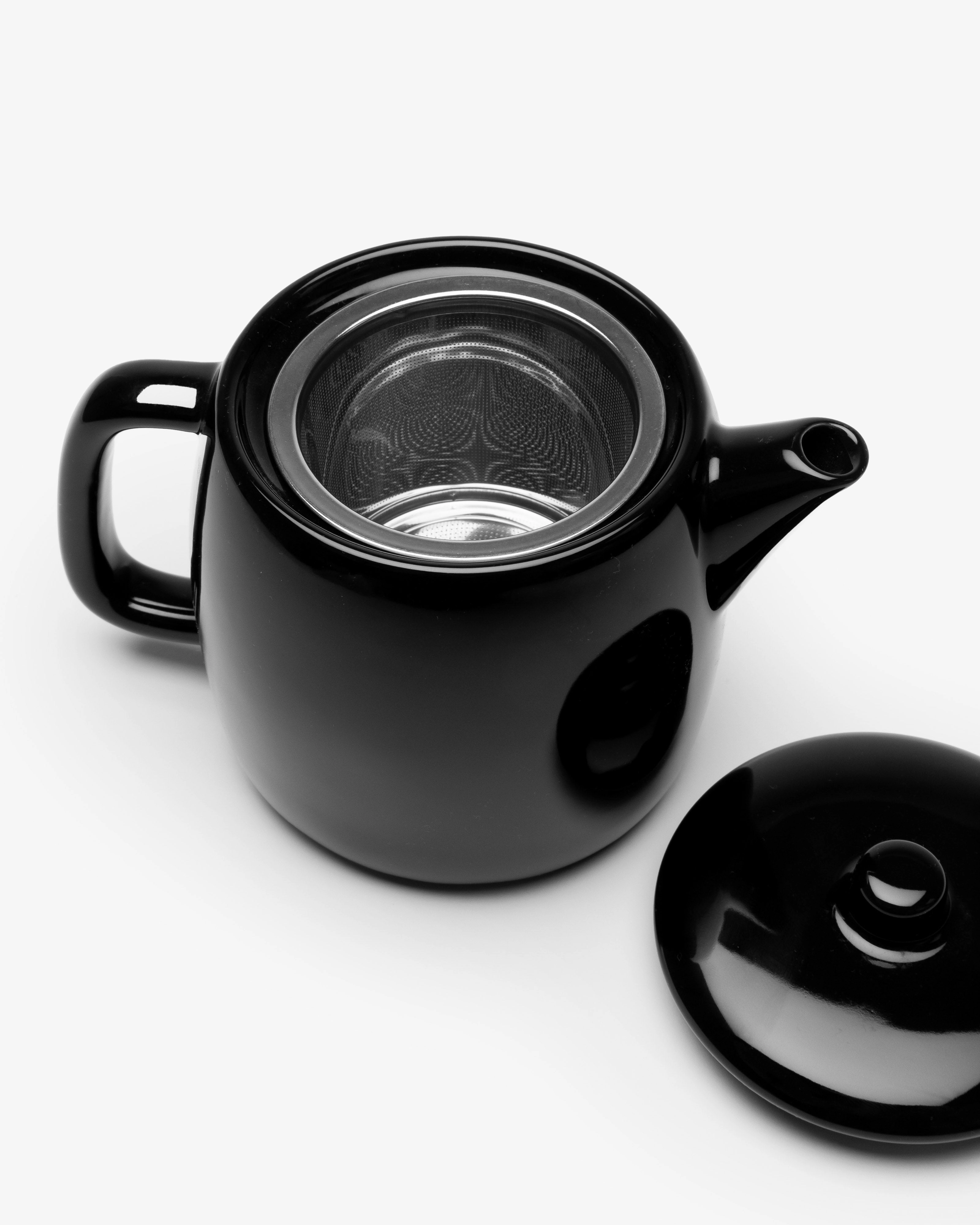 Tea pot glazed black Passe-partout