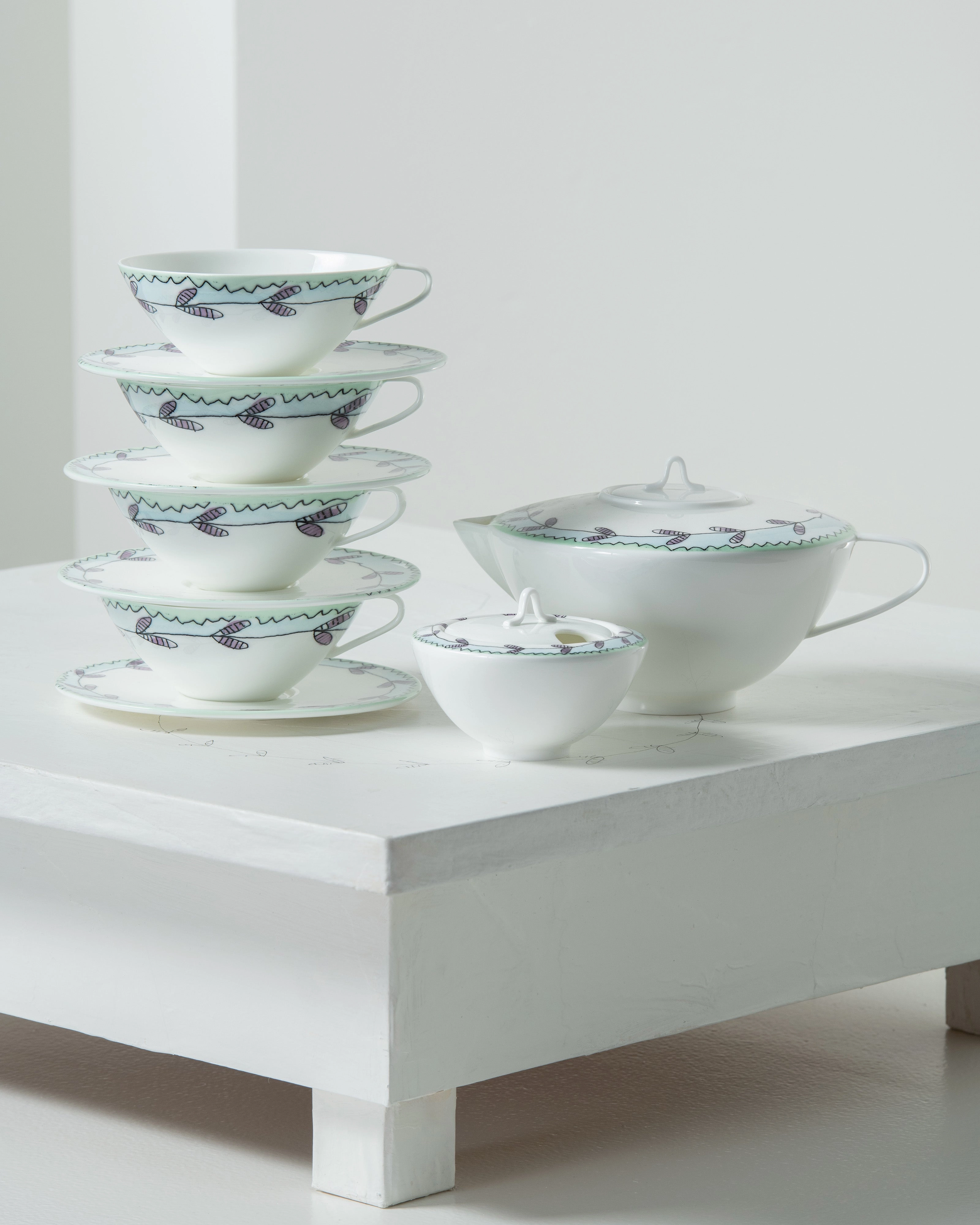Tea Set 6 pieces blossom milk midnight flowers