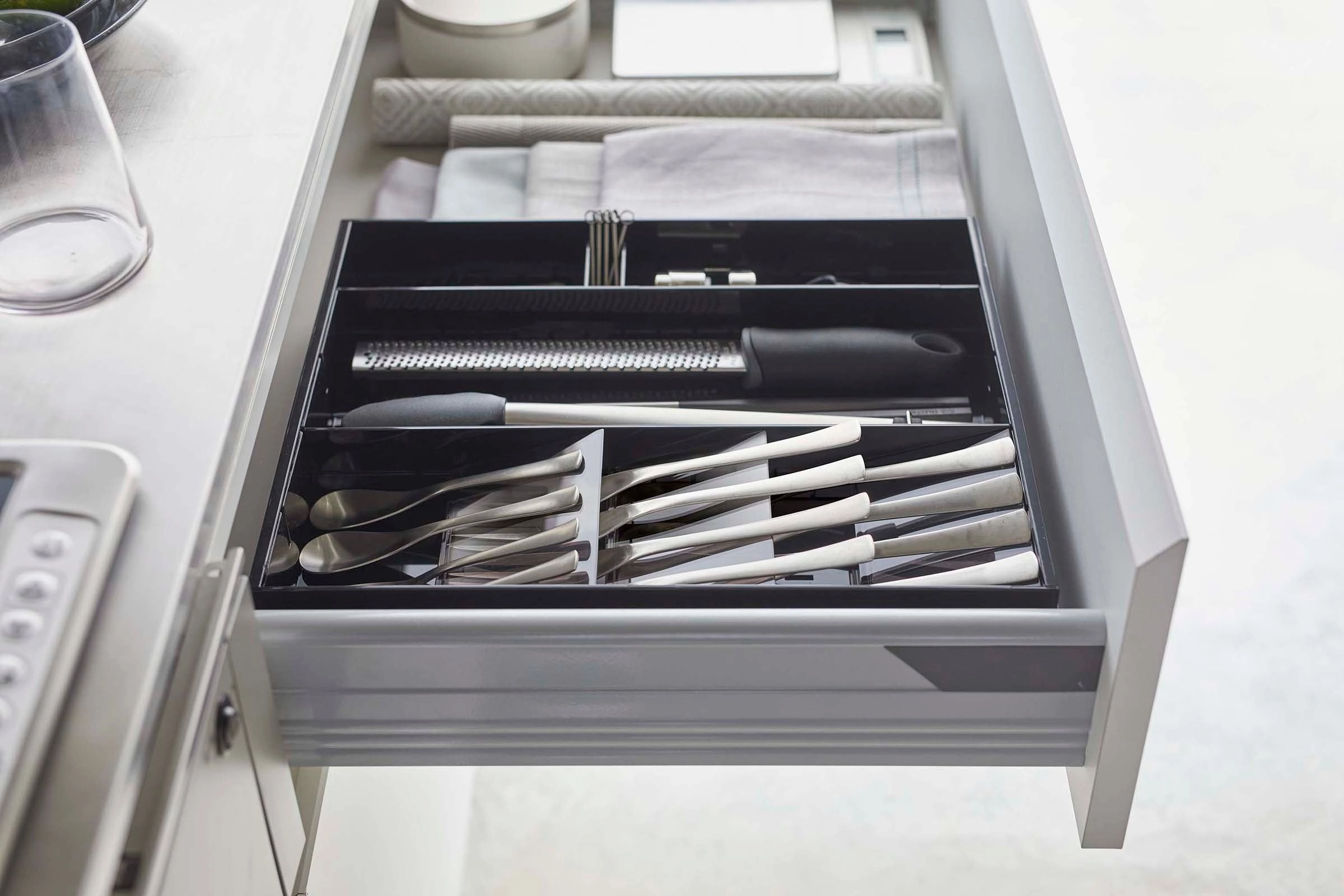 Yamazaki Home Cutlery Organizer - Three Styles, ABS Plastic, Expandable I, Adjustable, Expandable, No Assembly