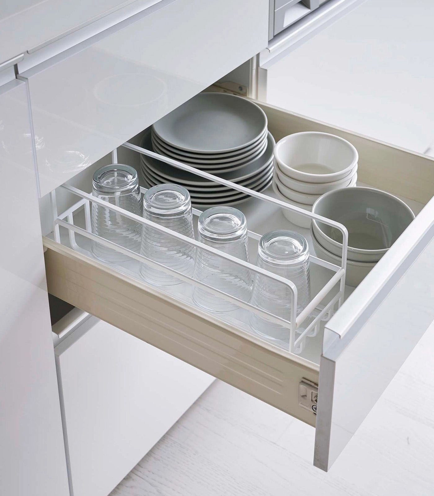 Yamazaki Home Glass and Mug Cabinet Organizer, Steel, Supports 4.4 pounds