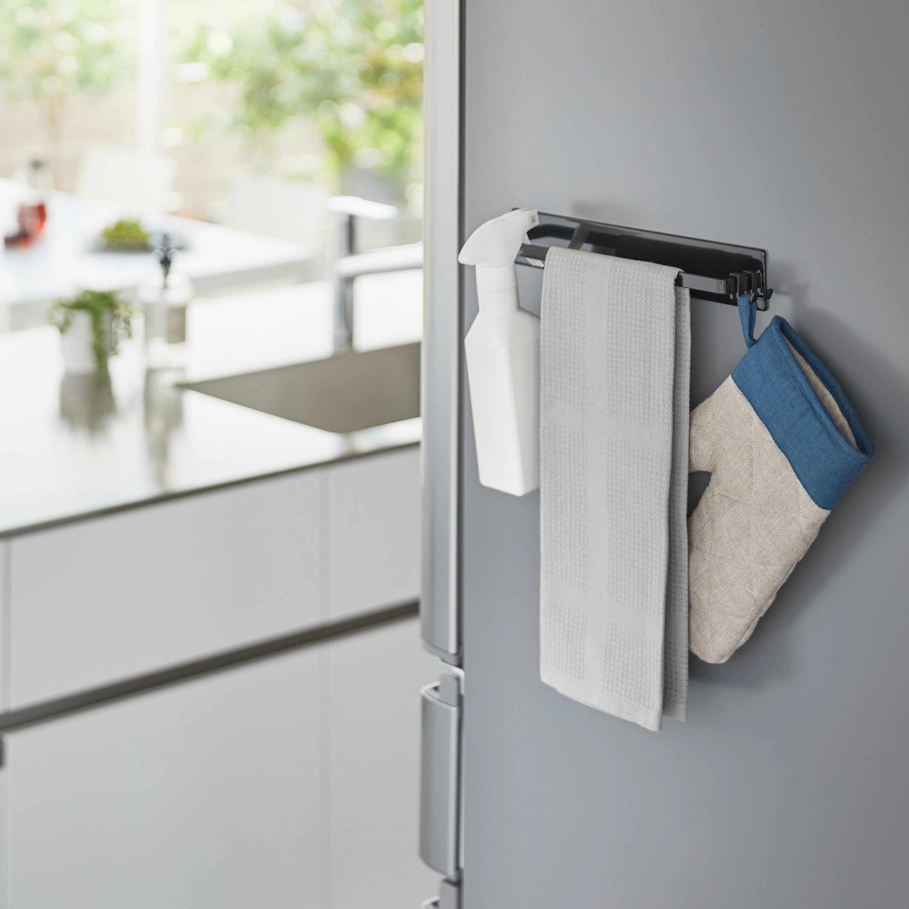 Yamazaki Home Magnetic Kitchen Towel Hanger, Steel, Supports 3 pounds, Magnetic, No Assembly