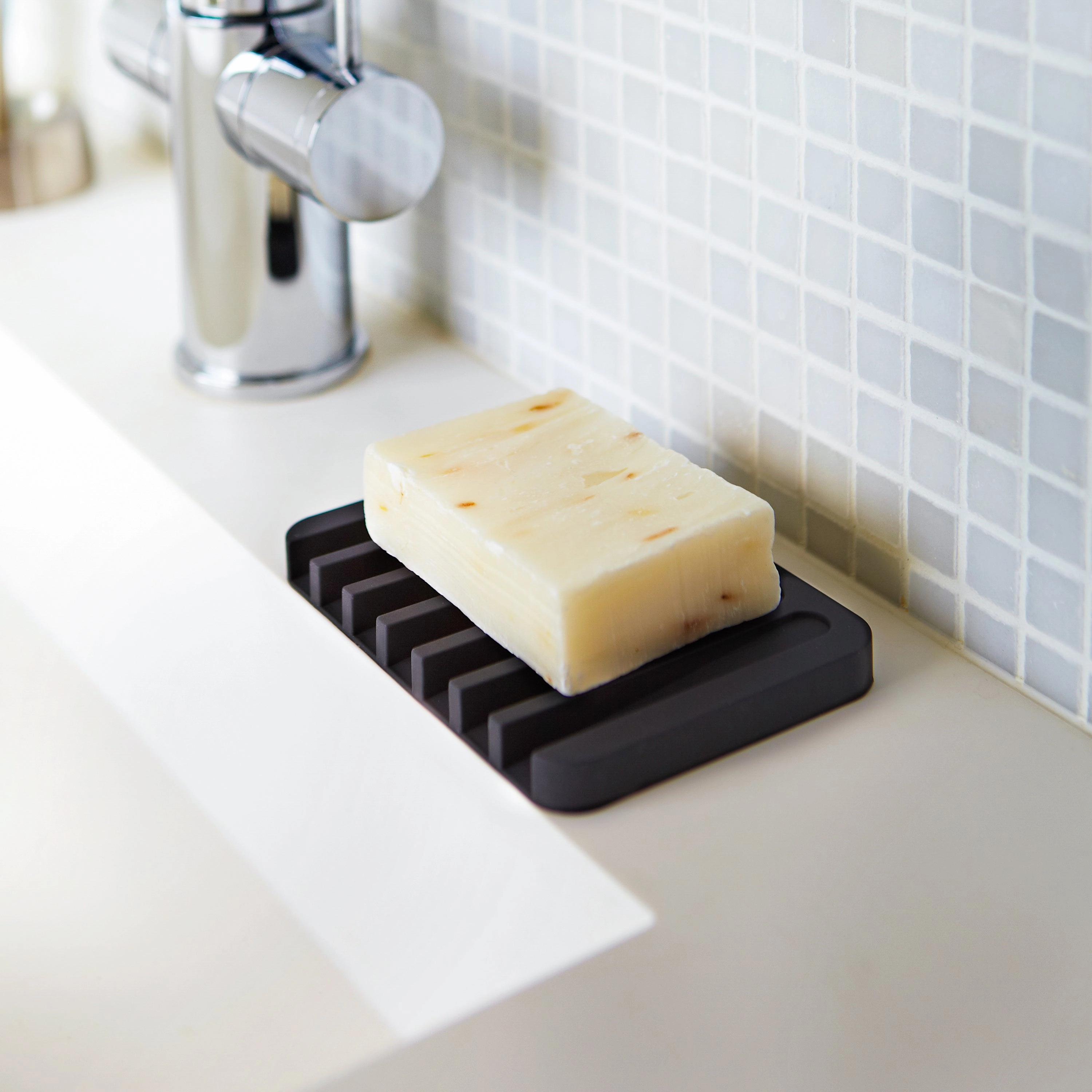 Yamazaki Home Self-Draining Soap Tray, Silicone, No Assembly