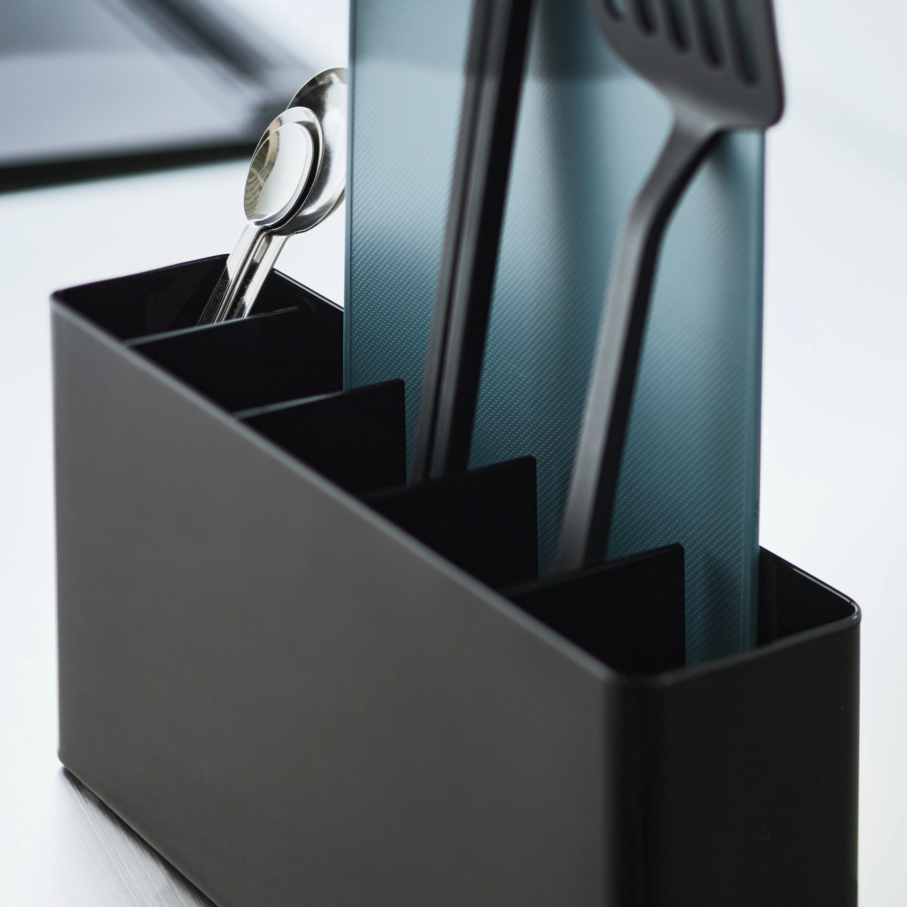Yamazaki Home Utensil and Thin Cutting Board Holder, Steel, Utensil Holder