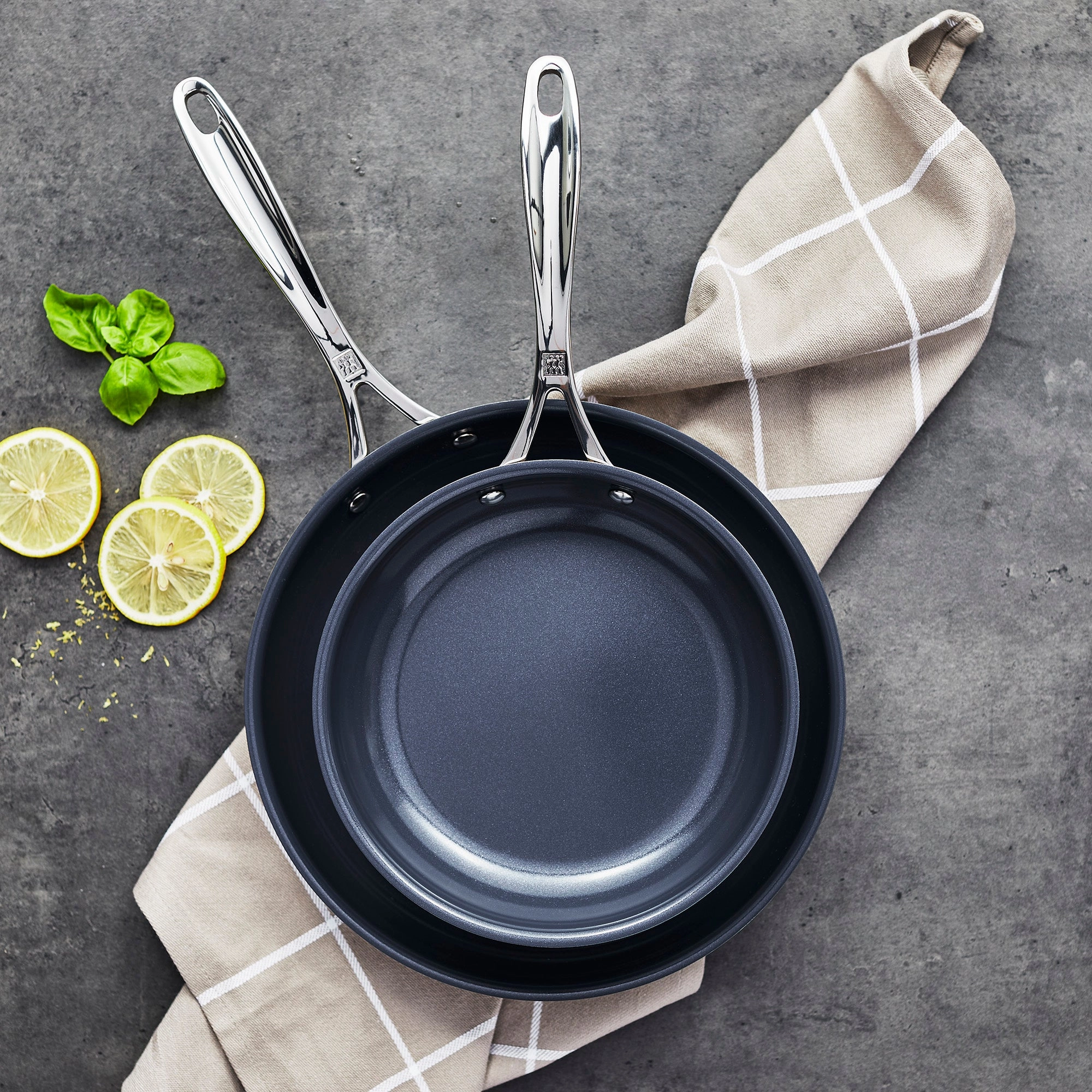 ZWILLING Clad CFX 2-pc Stainless Steel Ceramic Nonstick 8-in & 10-in Fry Pan Set