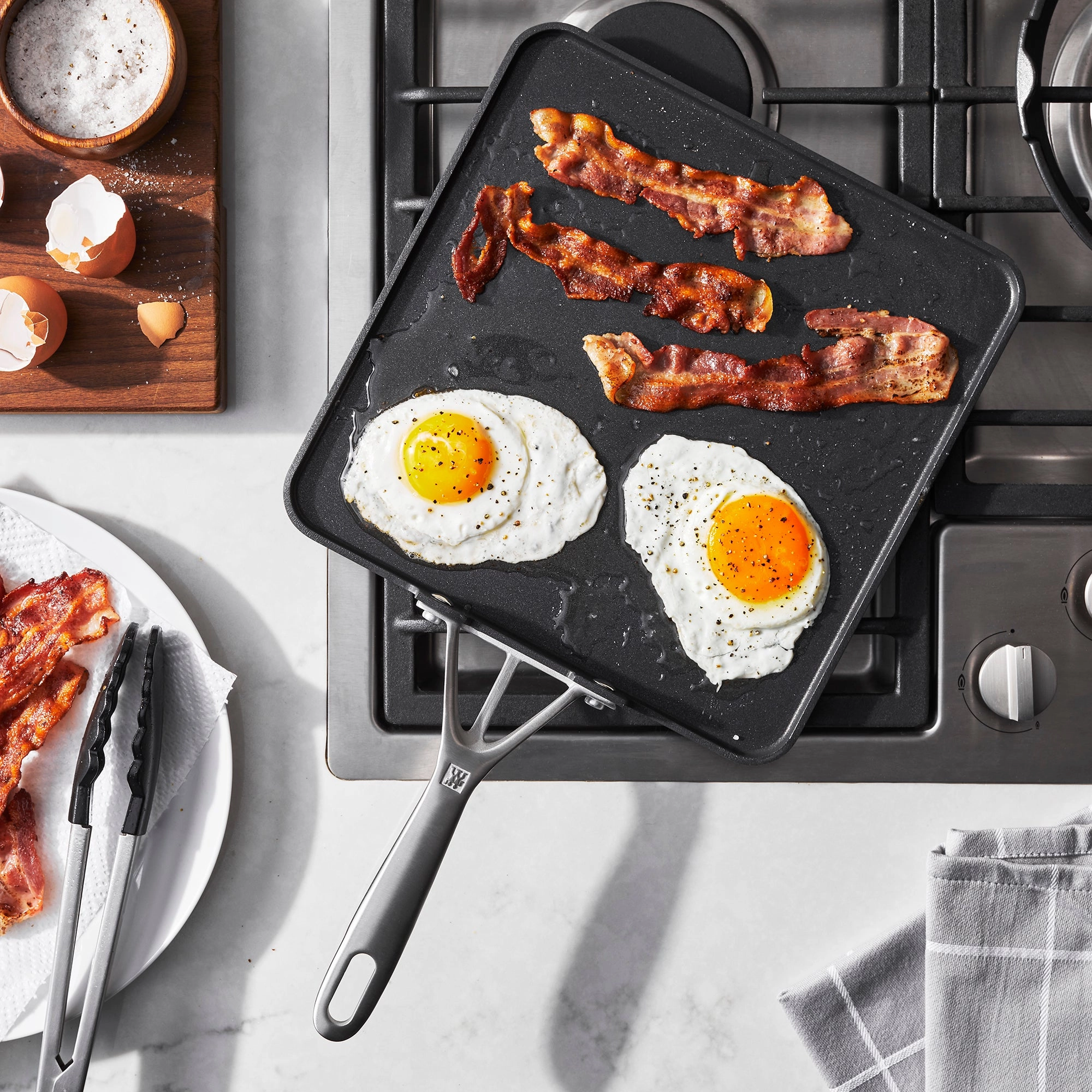 ZWILLING Motion Hard Anodized  11 x 11-inch Aluminum Nonstick Square Griddle