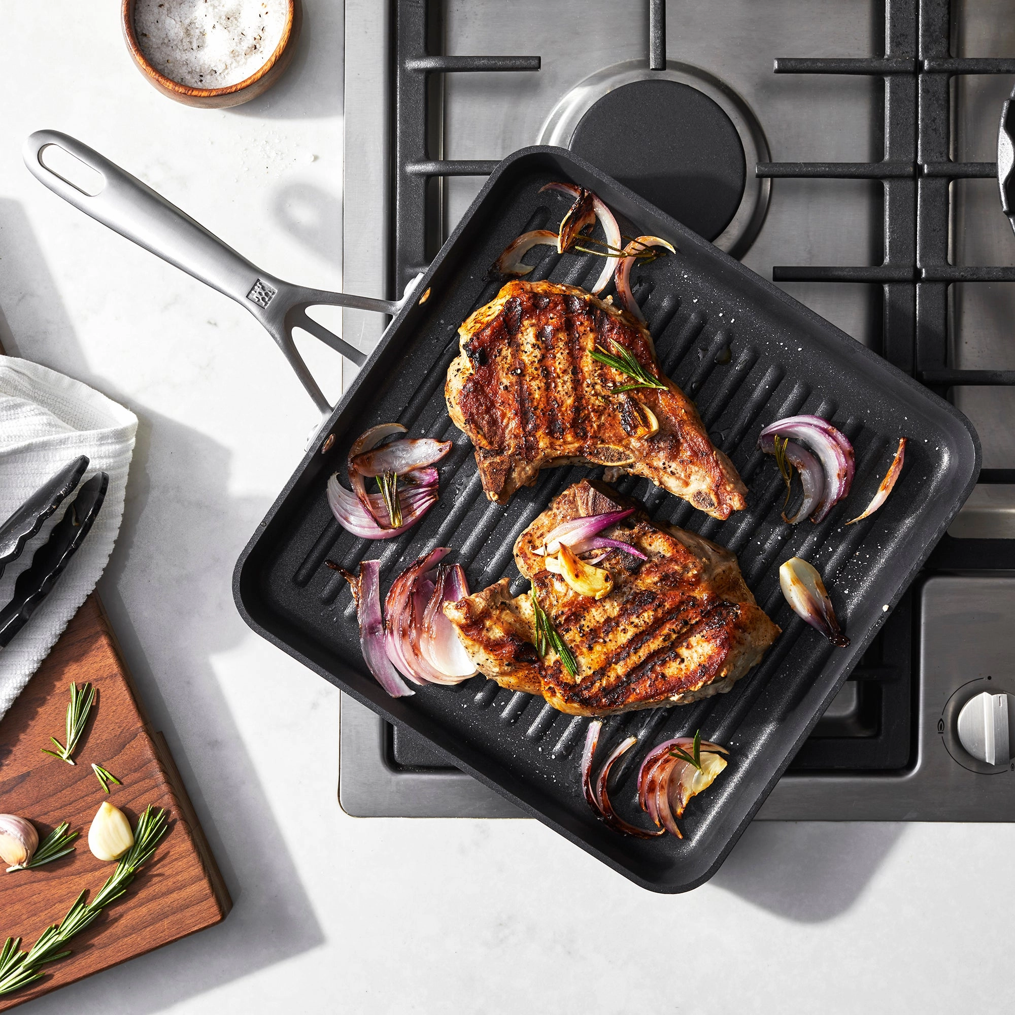 ZWILLING Motion Hard Anodized  11 x 11-inch Aluminum Nonstick Square Grill