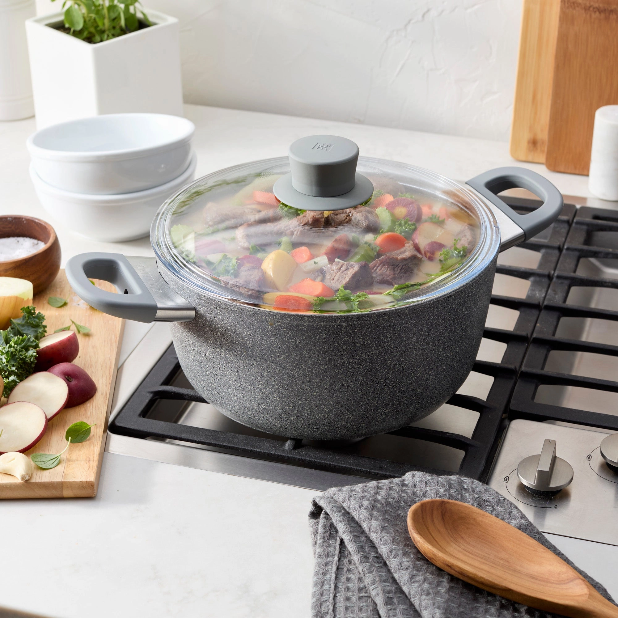 ZWILLING Parma Plus 4.8-qt Aluminum Nonstick Dutch Oven with Lid
