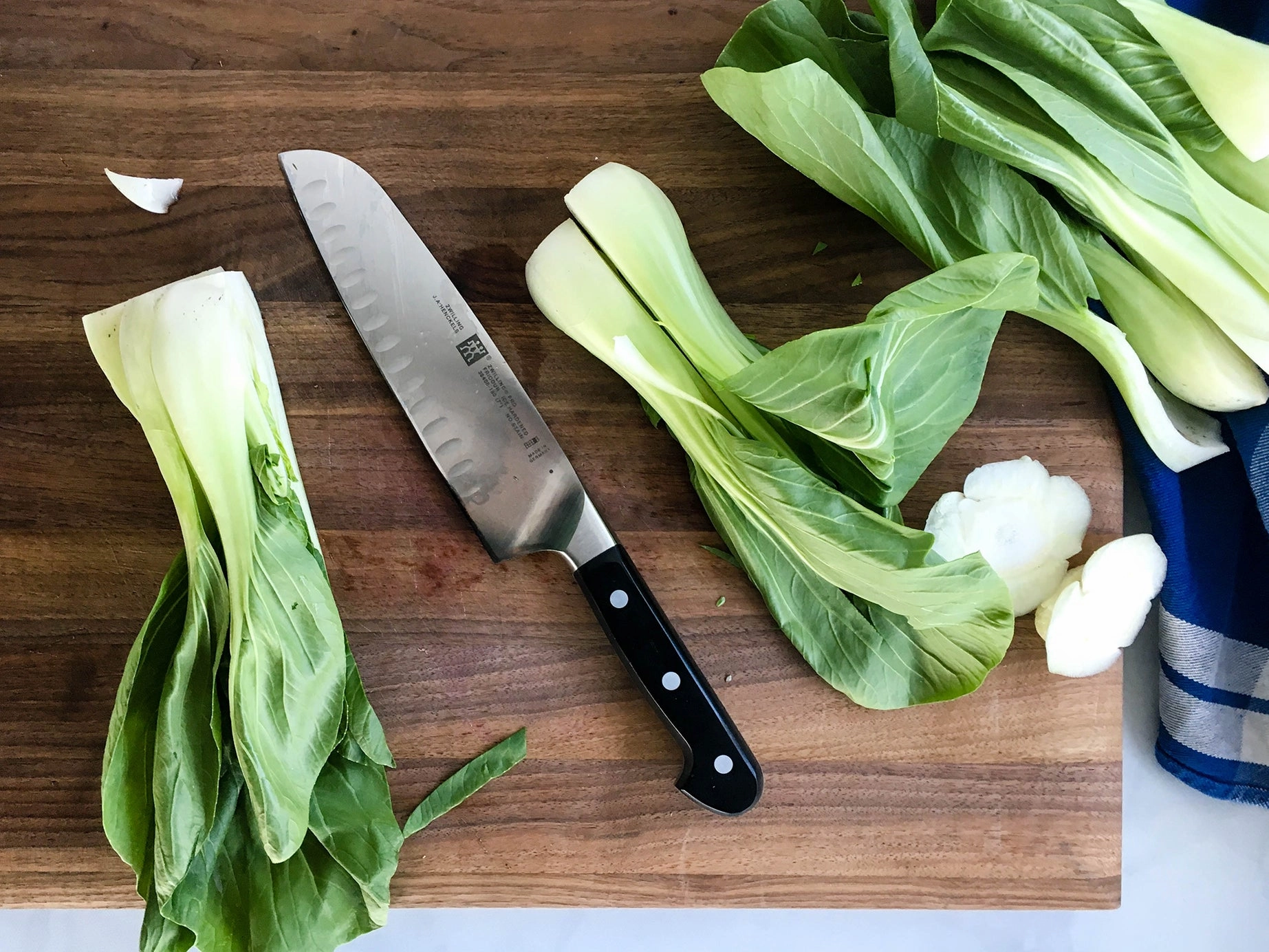 ZWILLING Pro Hollow Edge Santoku Knife
