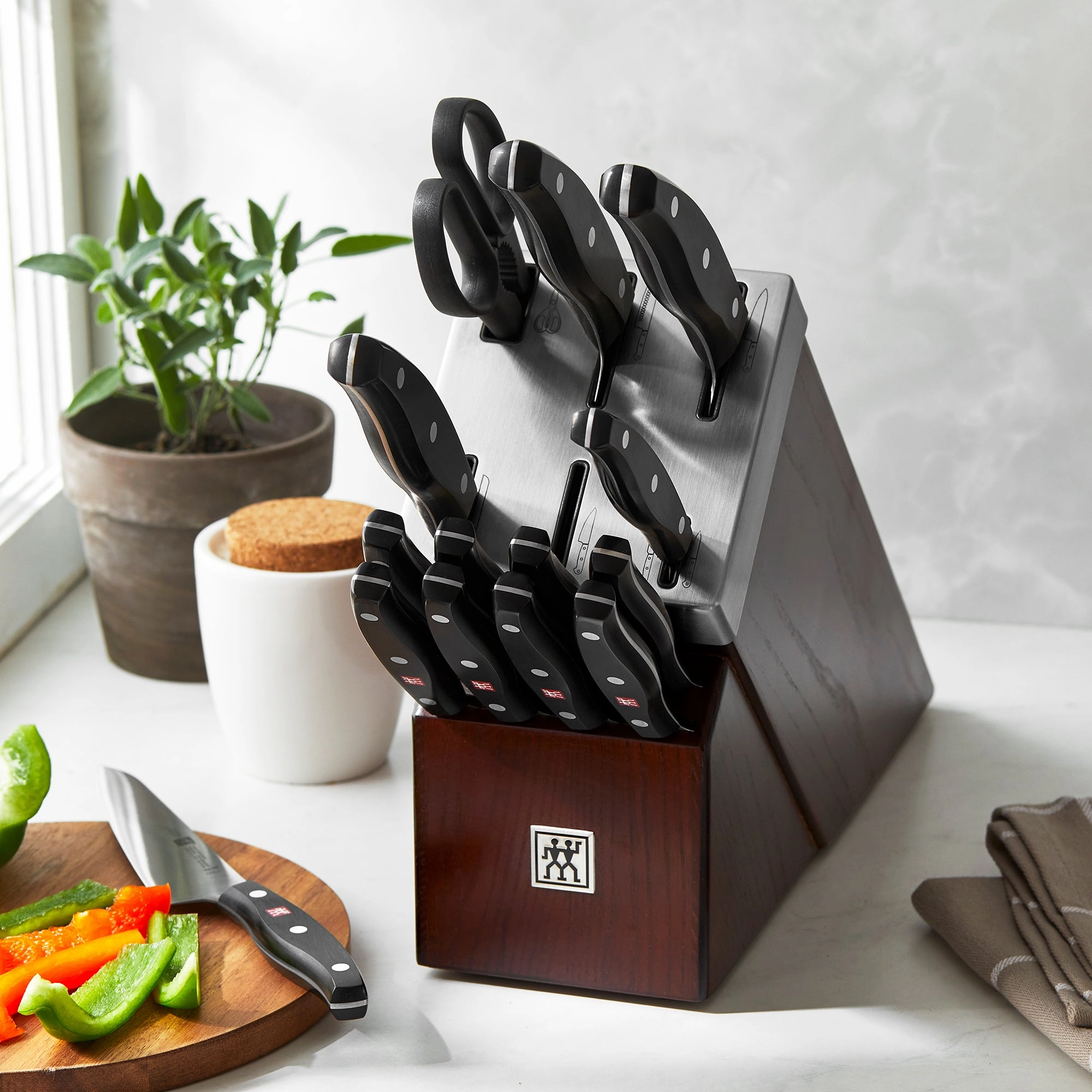 ZWILLING TWIN Signature 15-pc Self-Sharpening Knife Block Set